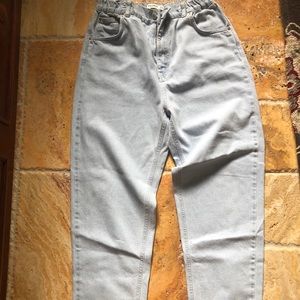 Light wash mom jeans